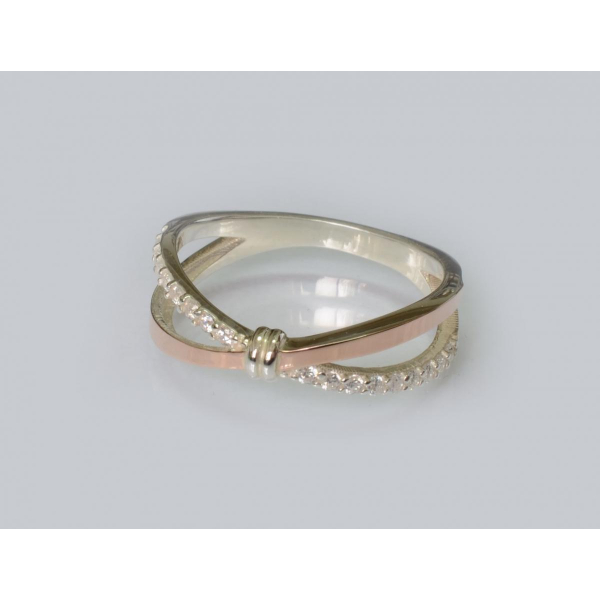 Серебряное кольцо с золотыми вставками (206к)