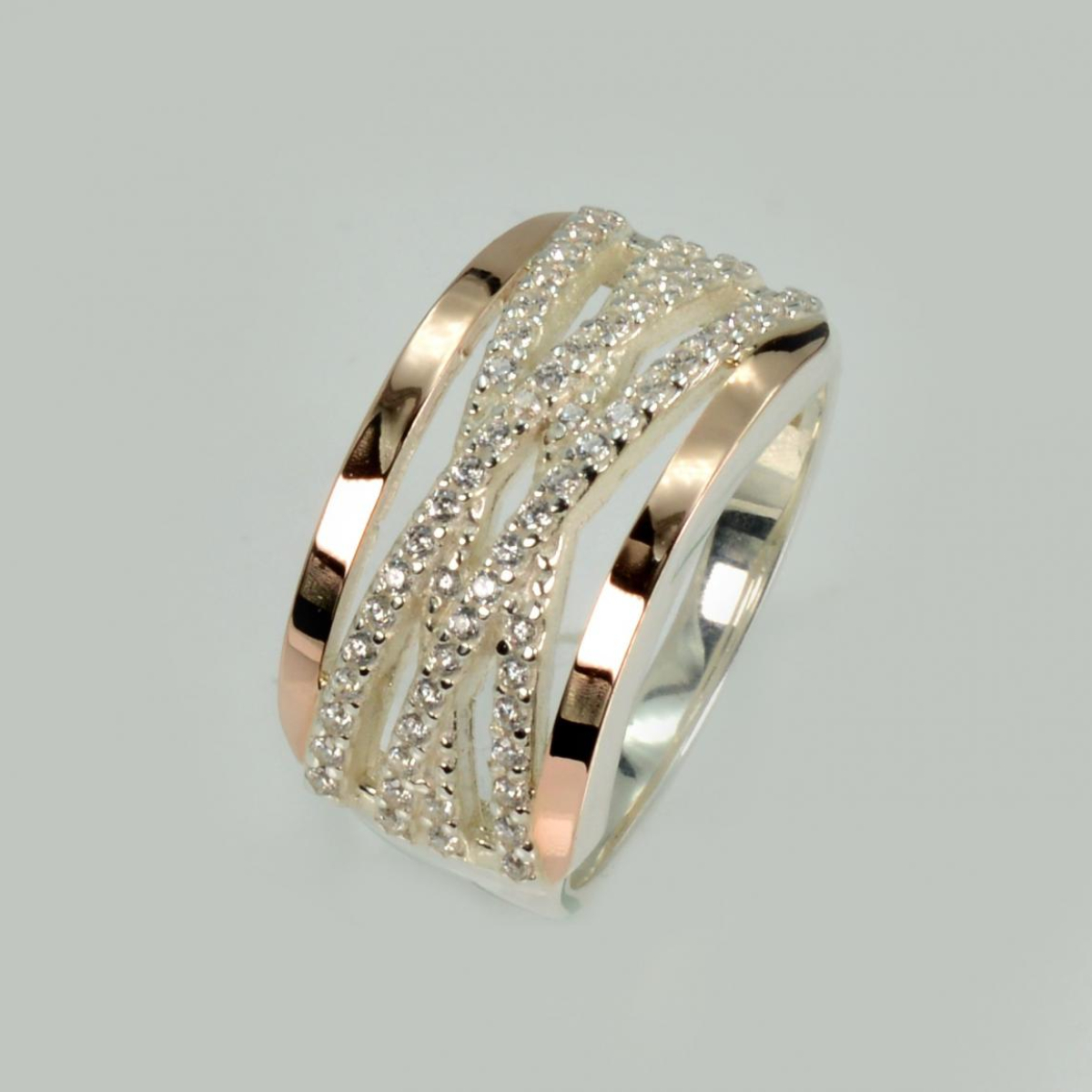 Серебряное кольцо с золотыми вставками (215к)