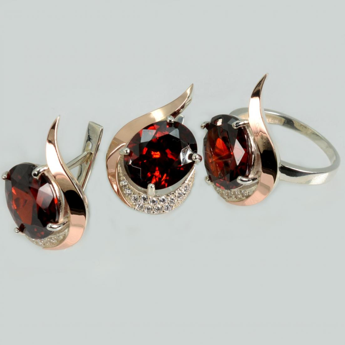 Серебряный набор с золотыми пластинами (235)