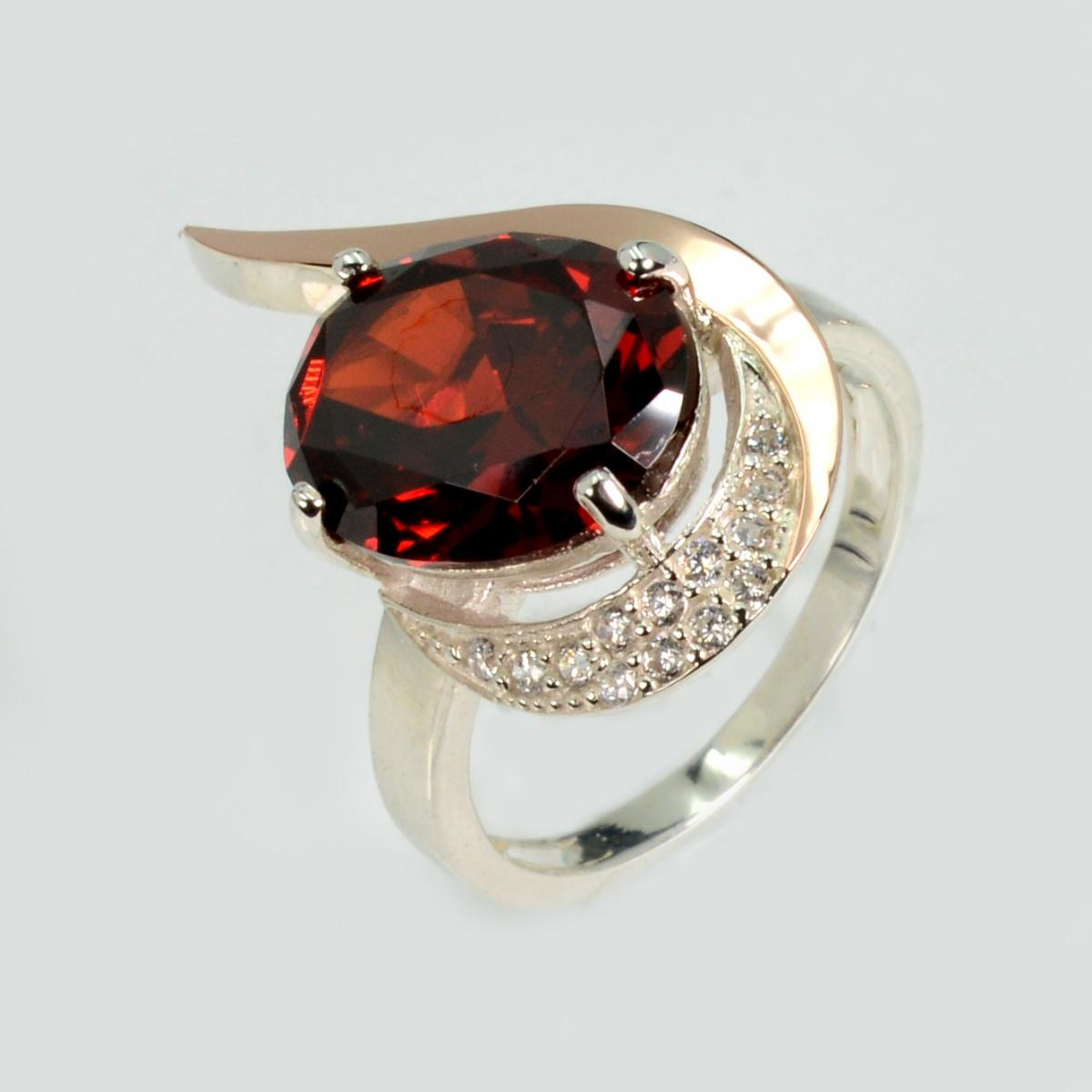 Серебряное кольцо с золотыми вставками (235к)