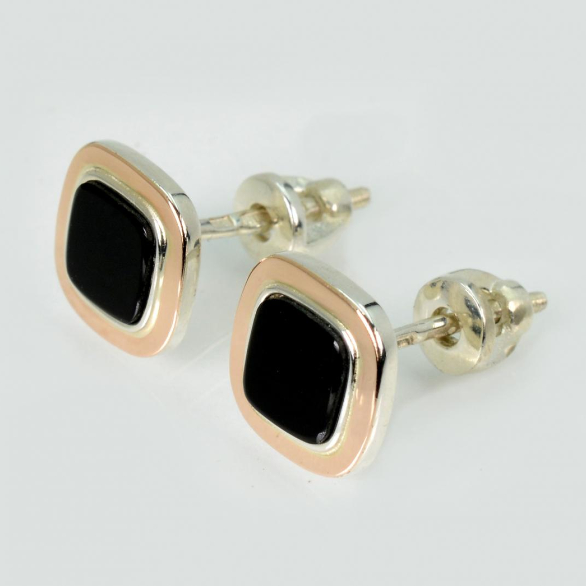 Серебряные серьги с оникосм (258с)