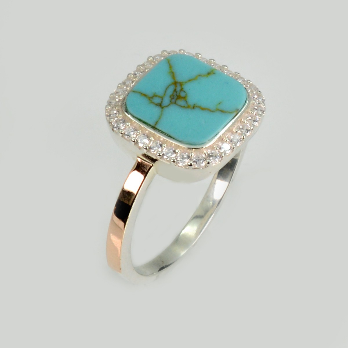 Серебряное кольцо с бирюзой и фианитами (260к-2)