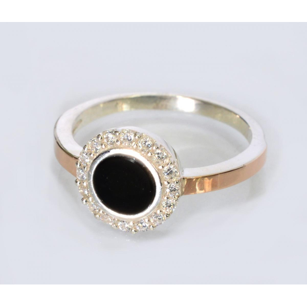 Серебрянок кольцо с золотыми пластинами и ониксом (265к)