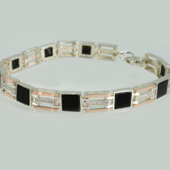 Мужской серебряный браслет с золотыми вставками и ониксом