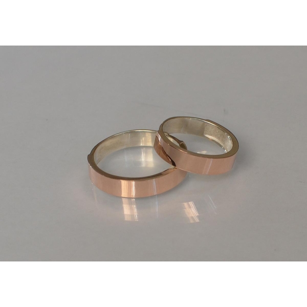 Серебряное обручальное кольцо с золотыми напайками, цена за одно кольцо (ОБР2)