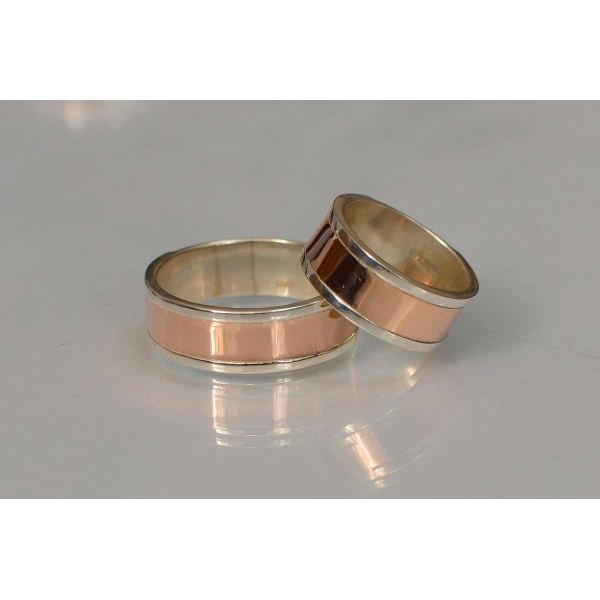 Серебряное обручальное кольцо с золотыми вставками, цена за одно кольцо (ОБР3)