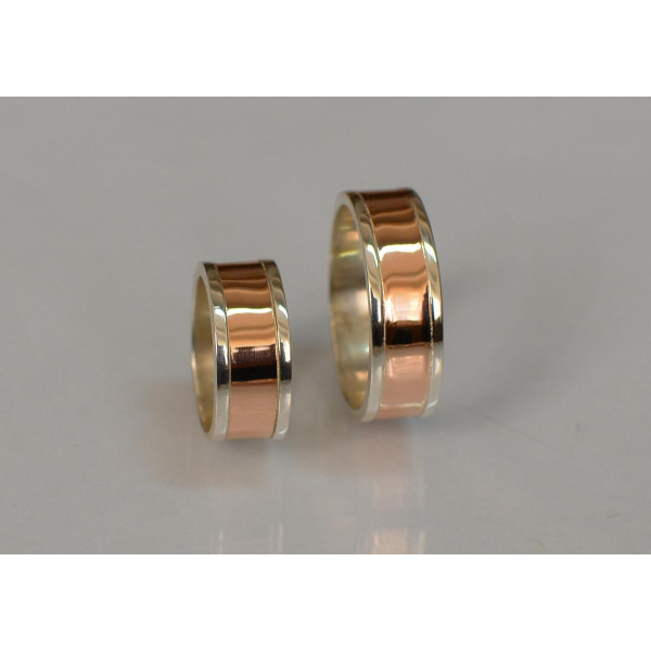 Серебряное обручальное кольцо с золотыми вставками, цена за одно кольцо (ОБР3)