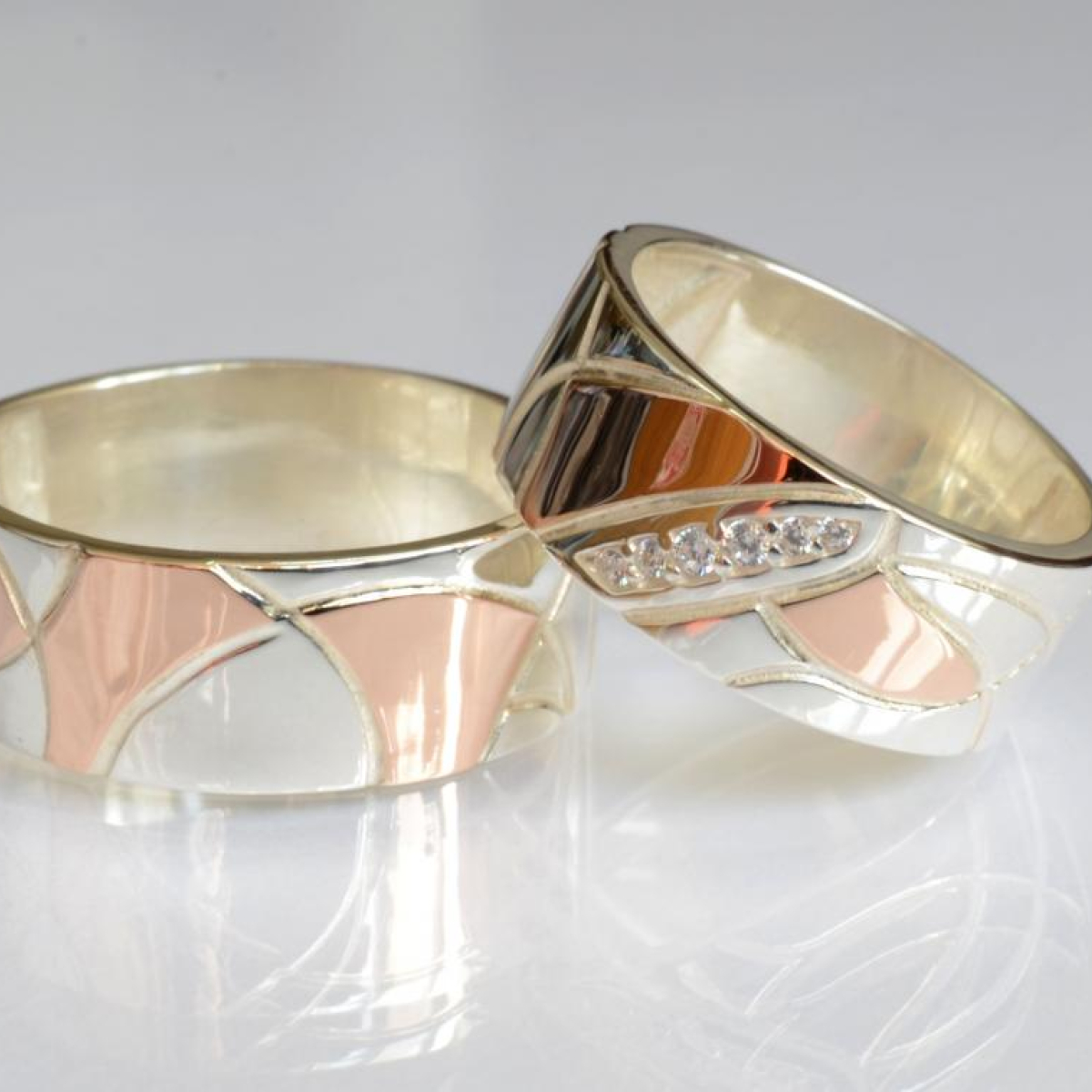 Пара обручальных колец из серебра с золотом (Обр3435)