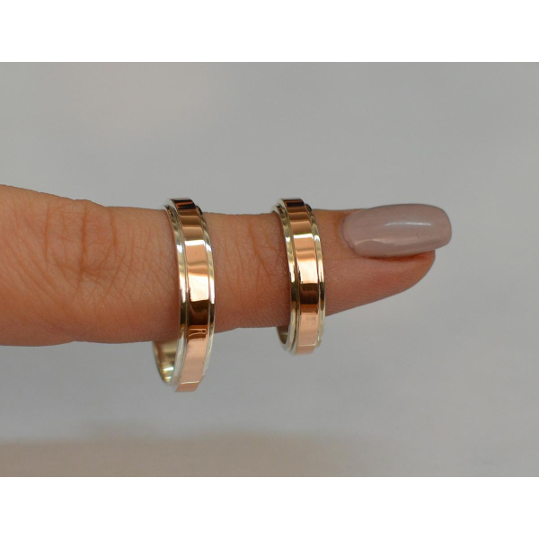 Серебряное обручальное кольцо с золотыми накладками, цена за одно кольцо (ОБР4)