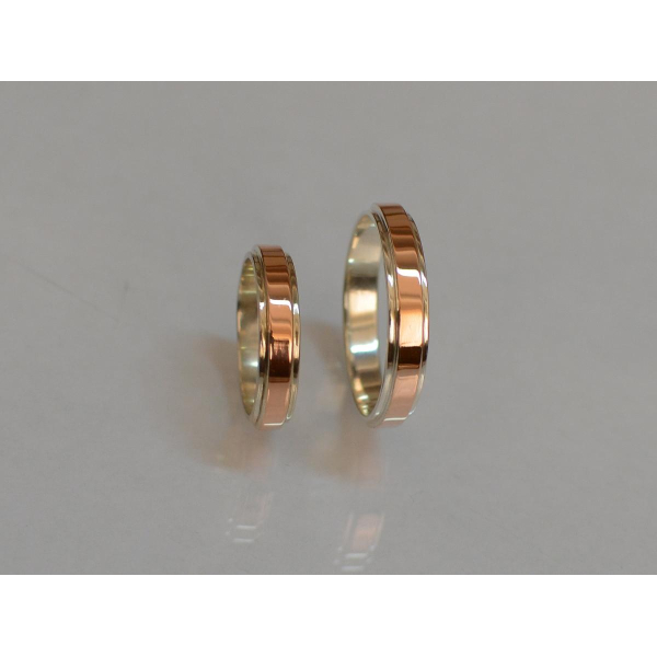 Серебряное обручальное кольцо с золотыми накладками, цена за одно кольцо (ОБР4)