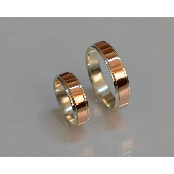 Серебряное обручальное кольцо с золотыми пластинами, цена за одно кольцо (ОБР5)