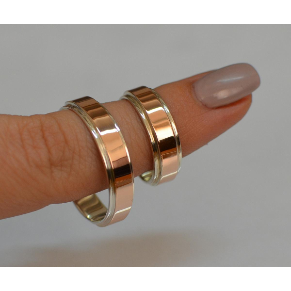 Серебряное обручальное кольцо с золотыми пластинами, цена за одно кольцо (ОБР5)