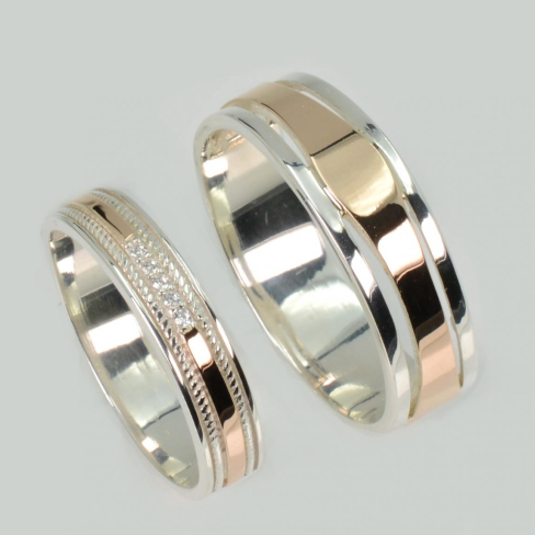 Пара обручальных колец