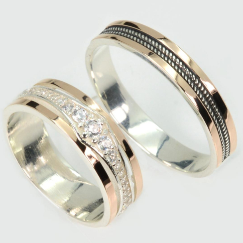 Пара обручальных колец