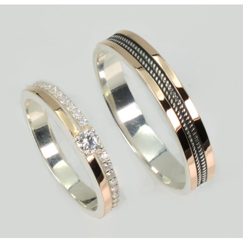 Пара обручальных колец