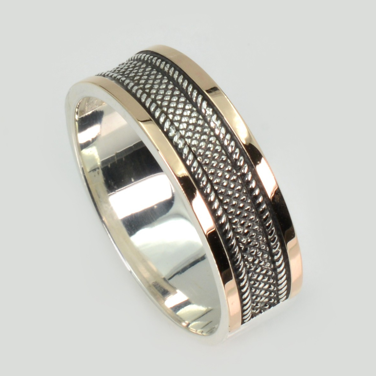 Обручальное кольцо с золотыми пластинами (Обр55)