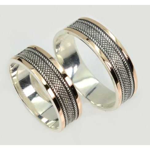 Пара обручальных колец