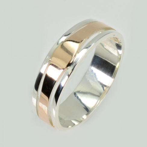 Обручальное кольцо с золотыми пластинами