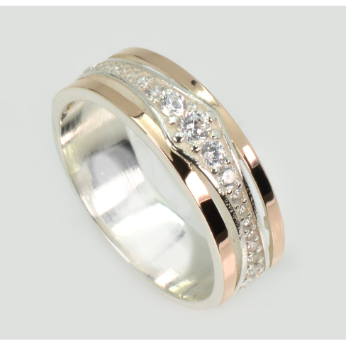 Обручальное кольцо с золотыми пластинами