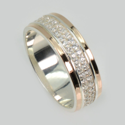 Обручальное кольцо с золотыми пластинами