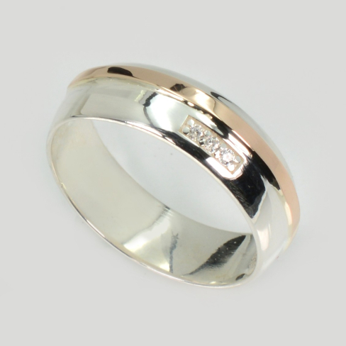 Обручальное кольцо с золотыми пластинами