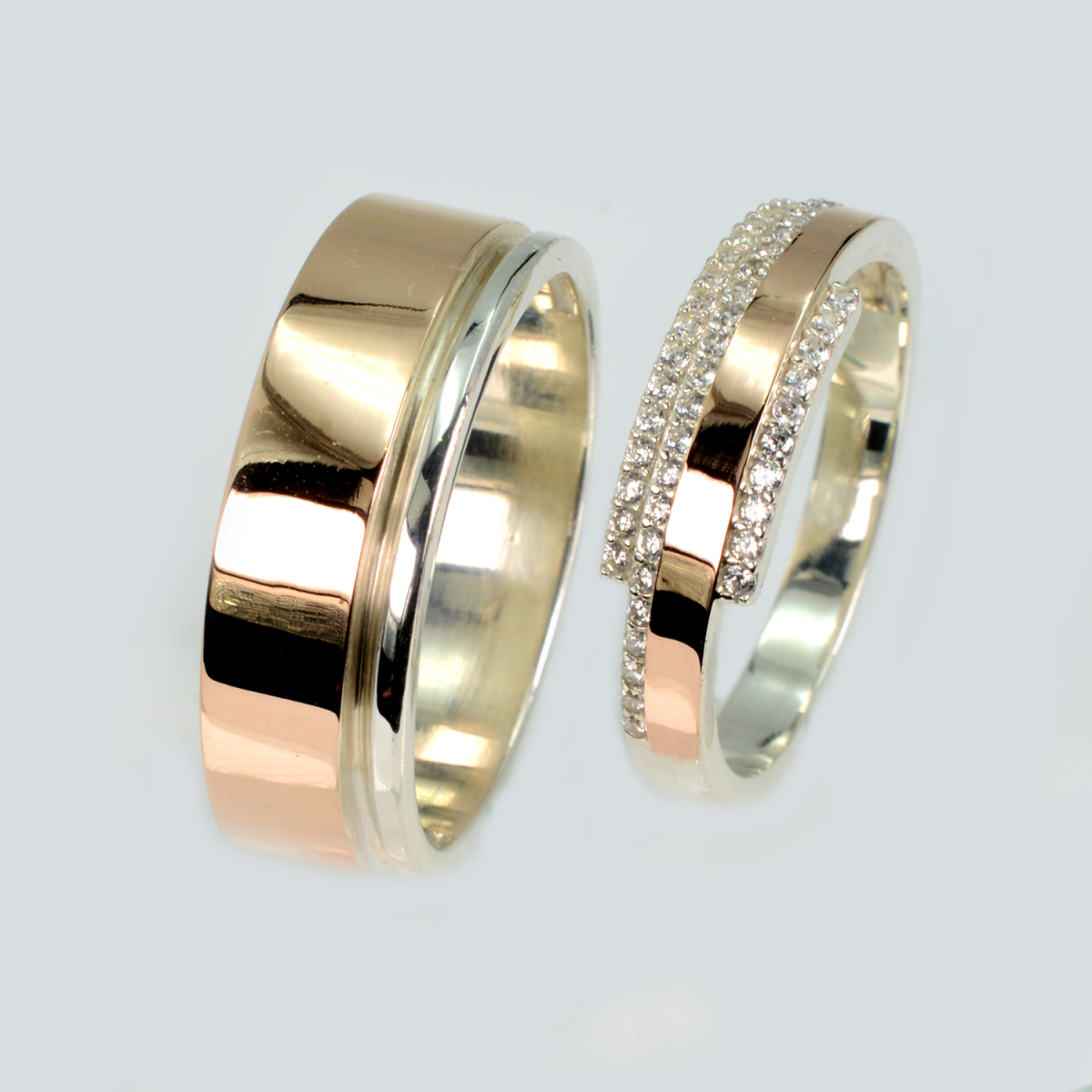 Пара серебряных обручальных колец с золотыми пластинами (Обр10277к)