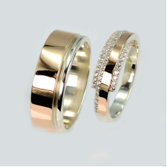 Пара серебряных обручальных колец с золотыми пластинами