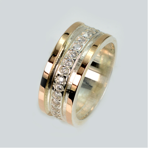 Обручальное кольцо из серебра с золотом