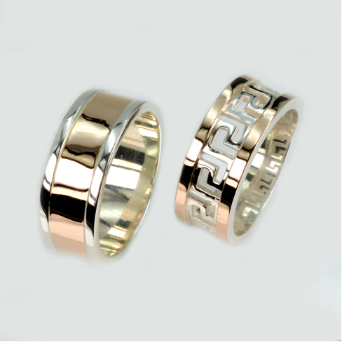 Пара обручальных колец