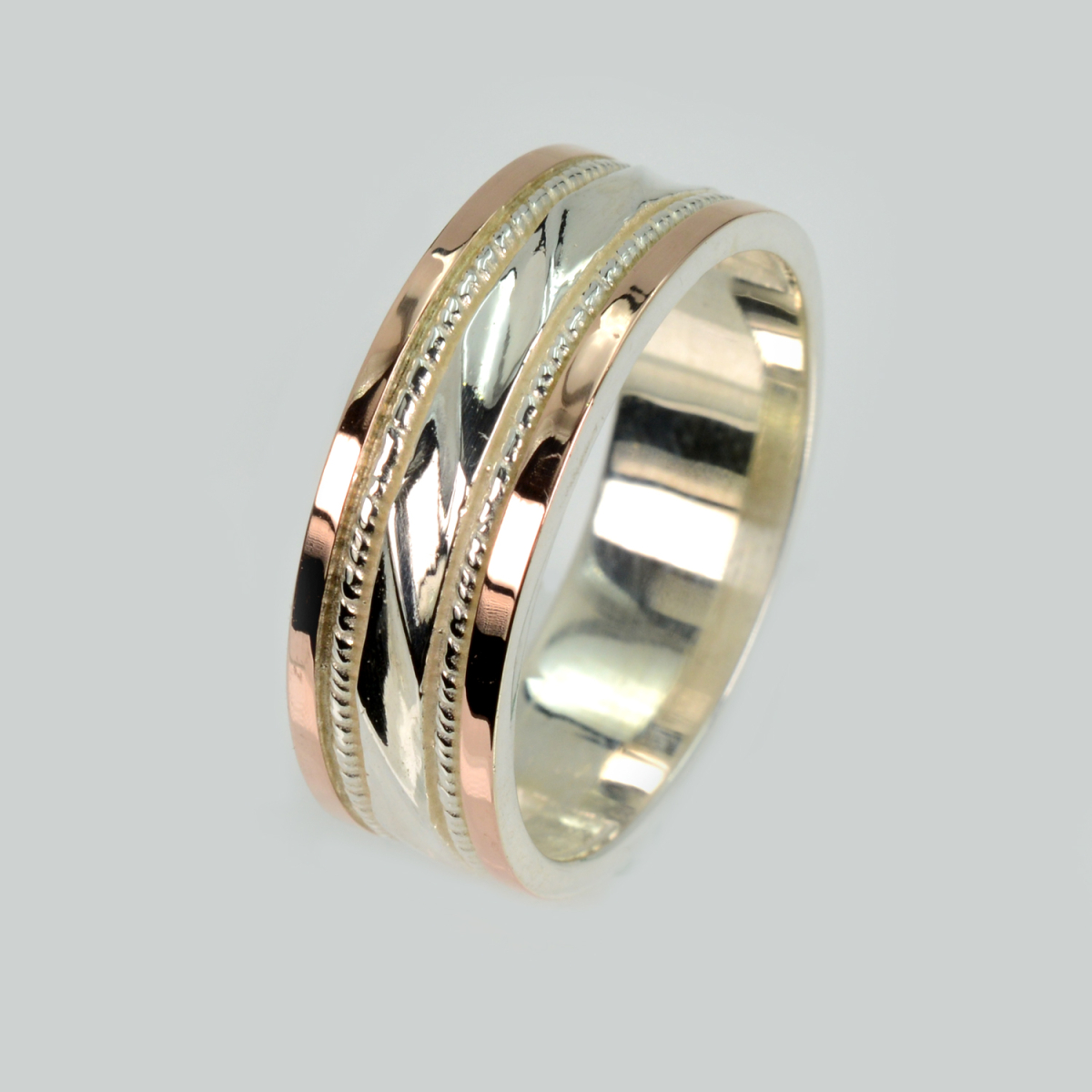Обручальное кольцо из серебра и золота (Обр42)