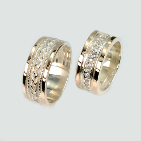 Пара обручальных колец из серебра с золотом