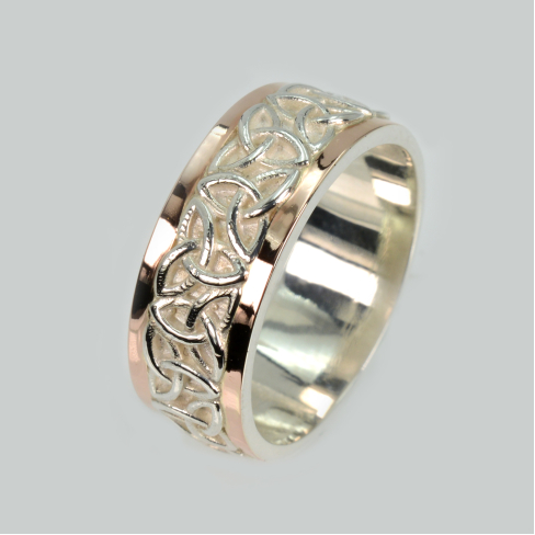 Обручальное кольцо из серебра и золота