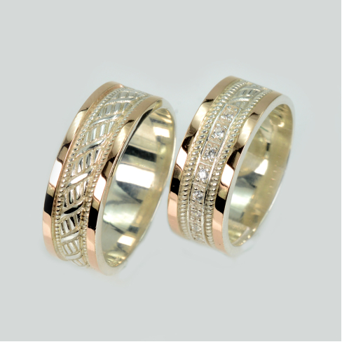 Пара обручальных колец