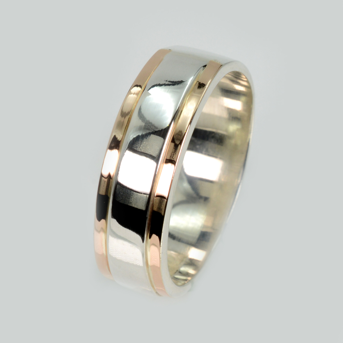 Обручальное кольцо из серебра с золотыми вставками, цена за одно кольцо (Обр6)