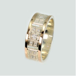 Обручальное кольцо с золотыми пластинами