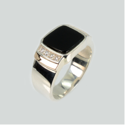 Серебряное мужское кольцо с ониксом
