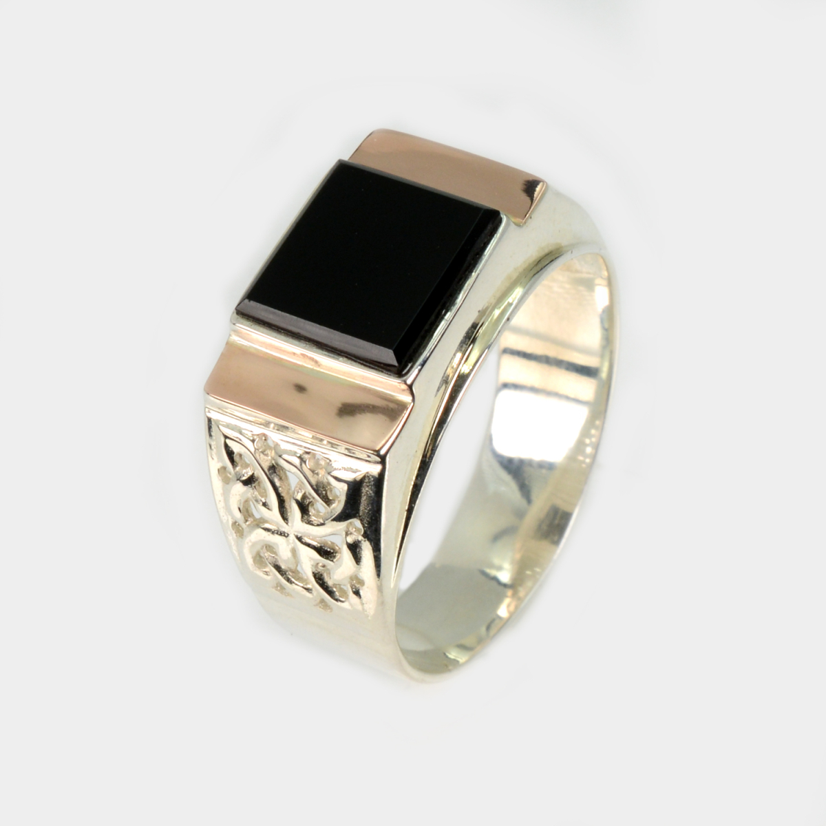 Серебряная печатка с золотыми напайками (М 6)